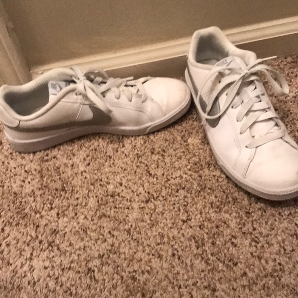 Nike sneakers - Picture 1 of 1